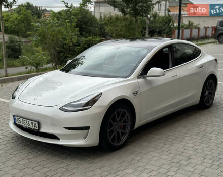 Белый Тесла Модель 3, объемом двигателя 0 л и пробегом 64 тыс. км за 17900 $, фото 17 на Automoto.ua