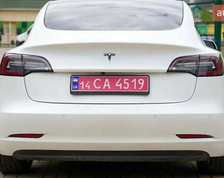 Тесла Модель 3 2020 в Киеве на Automoto.ua Белый Тесла Модель 3, объемом двигателя 0 л и пробегом 55 тыс. км за 14800 $, фото 4 на Automoto.ua