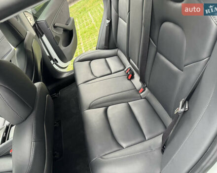 Белый Тесла Модель 3, объемом двигателя 0 л и пробегом 65 тыс. км за 35000 $, фото 15 на Automoto.ua