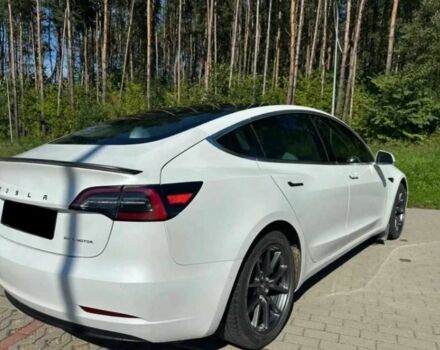 Білий Тесла Модель 3, об'ємом двигуна 0 л та пробігом 62 тис. км за 12000 $, фото 2 на Automoto.ua