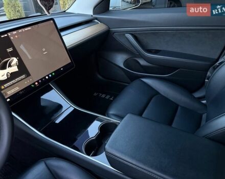 Белый Тесла Модель 3, объемом двигателя 0 л и пробегом 84 тыс. км за 15500 $, фото 30 на Automoto.ua