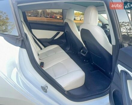 Білий Тесла Модель 3, об'ємом двигуна 0 л та пробігом 92 тис. км за 5000 $, фото 5 на Automoto.ua