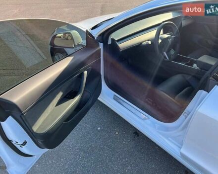 Белый Тесла Модель 3, объемом двигателя 0 л и пробегом 24 тыс. км за 19000 $, фото 9 на Automoto.ua