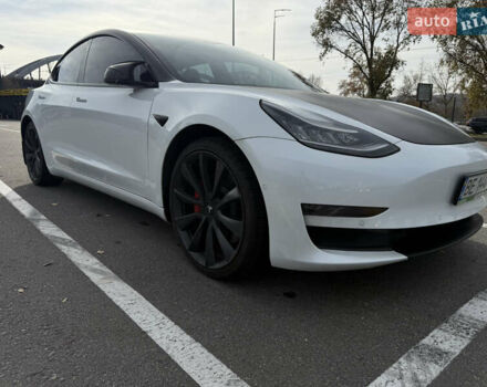 Білий Тесла Модель 3, об'ємом двигуна 0 л та пробігом 73 тис. км за 23850 $, фото 4 на Automoto.ua