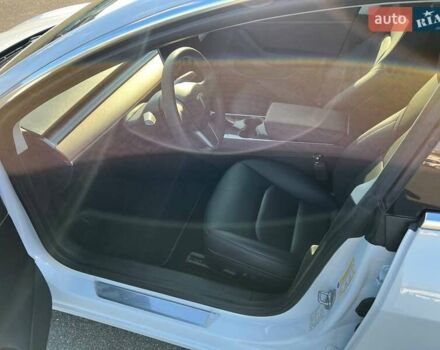 Белый Тесла Модель 3, объемом двигателя 0 л и пробегом 24 тыс. км за 19000 $, фото 10 на Automoto.ua