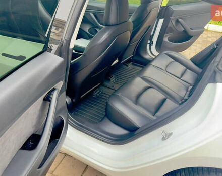 Белый Тесла Модель 3, объемом двигателя 0 л и пробегом 72 тыс. км за 25000 $, фото 11 на Automoto.ua