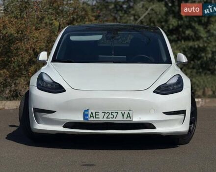 Білий Тесла Модель 3, об'ємом двигуна 0 л та пробігом 96 тис. км за 18800 $, фото 2 на Automoto.ua
