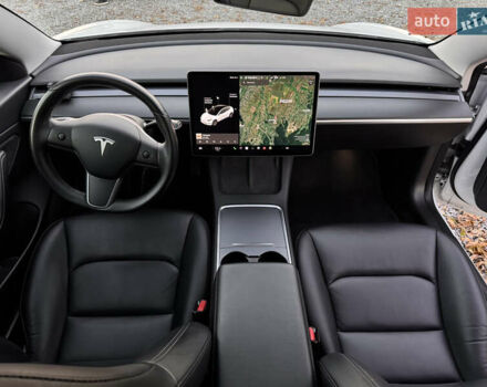 Белый Тесла Модель 3, объемом двигателя 0 л и пробегом 129 тыс. км за 19900 $, фото 16 на Automoto.ua