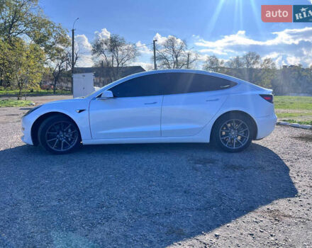 Білий Тесла Модель 3, об'ємом двигуна 0 л та пробігом 74 тис. км за 19000 $, фото 20 на Automoto.ua