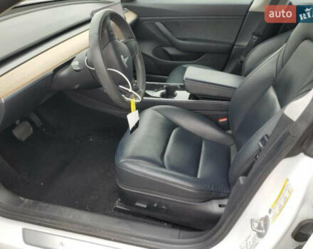 Білий Тесла Модель 3, об'ємом двигуна 0 л та пробігом 120 тис. км за 16100 $, фото 3 на Automoto.ua