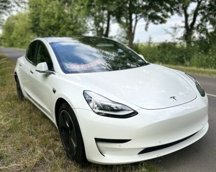 Белый Тесла Модель 3, объемом двигателя 0 л и пробегом 103 тыс. км за 18800 $, фото 1 на Automoto.ua