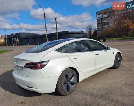 Білий Тесла Модель 3, об'ємом двигуна 0 л та пробігом 81 тис. км за 16500 $, фото 5 на Automoto.ua