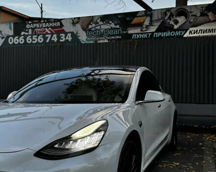 Білий Тесла Модель 3, об'ємом двигуна 0 л та пробігом 145 тис. км за 15999 $, фото 7 на Automoto.ua