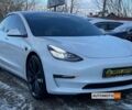 Білий Тесла Модель 3, об'ємом двигуна 75 л та пробігом 98 тис. км за 20500 $, фото 1 на Automoto.ua