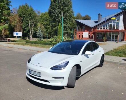 Белый Тесла Модель 3, объемом двигателя 0 л и пробегом 90 тыс. км за 16000 $, фото 5 на Automoto.ua