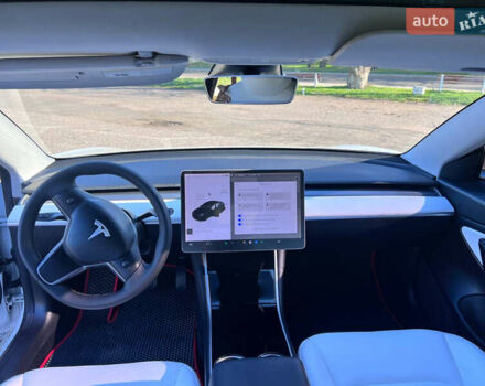 Білий Тесла Модель 3, об'ємом двигуна 0 л та пробігом 74 тис. км за 19000 $, фото 16 на Automoto.ua