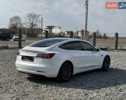 Белый Тесла Модель 3, объемом двигателя 0 л и пробегом 130 тыс. км за 17950 $, фото 13 на Automoto.ua