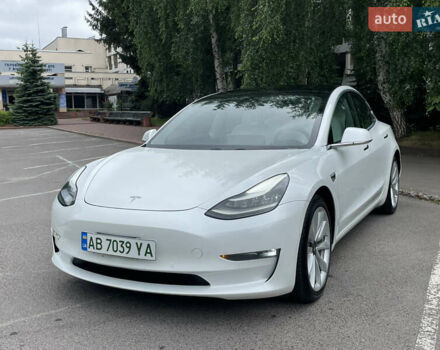Белый Тесла Модель 3, объемом двигателя 0 л и пробегом 140 тыс. км за 17300 $, фото 1 на Automoto.ua