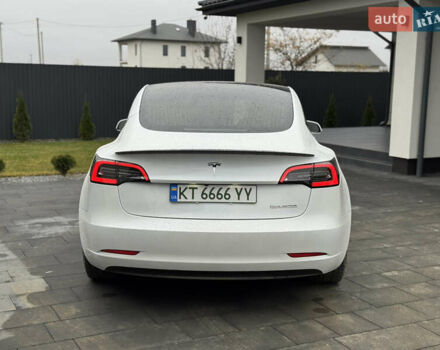 Білий Тесла Модель 3, об'ємом двигуна 0 л та пробігом 75 тис. км за 19900 $, фото 13 на Automoto.ua