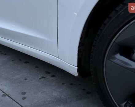 Білий Тесла Модель 3, об'ємом двигуна 0 л та пробігом 160 тис. км за 16000 $, фото 24 на Automoto.ua