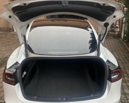 Белый Тесла Модель 3, объемом двигателя 0 л и пробегом 60 тыс. км за 16999 $, фото 9 на Automoto.ua