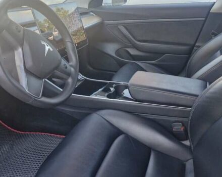 Белый Тесла Модель 3, объемом двигателя 0 л и пробегом 72 тыс. км за 17700 $, фото 5 на Automoto.ua