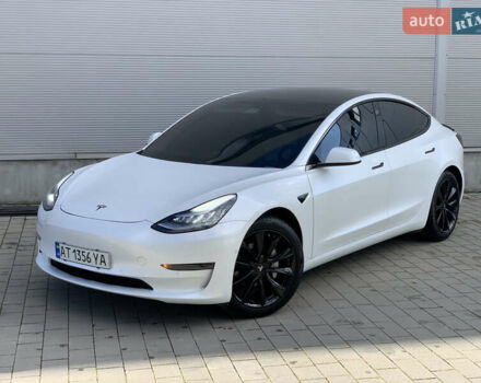 Тесла Модель 3 2020 у Івано-Франківську на Automoto.ua Білий Тесла Модель 3, об'ємом двигуна 0 л та пробігом 145 тис. км за 14850 $, фото 35 на Automoto.ua