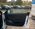 Білий Тесла Модель 3, об'ємом двигуна 60 л та пробігом 80 тис. км за 19900 $, фото 21 на Automoto.ua