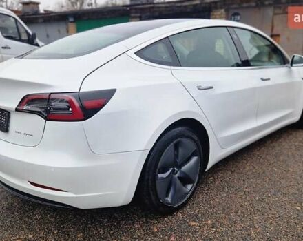 Белый Тесла Модель 3, объемом двигателя 0 л и пробегом 142 тыс. км за 17300 $, фото 28 на Automoto.ua