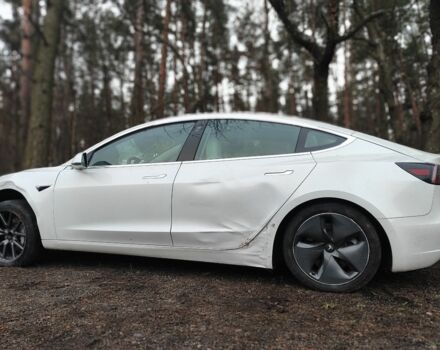 Белый Тесла Модель 3, объемом двигателя 0 л и пробегом 67 тыс. км за 9500 $, фото 14 на Automoto.ua