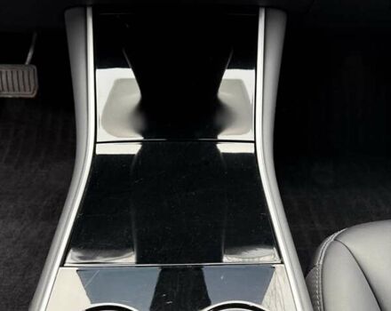 Білий Тесла Модель 3, об'ємом двигуна 0 л та пробігом 58 тис. км за 23000 $, фото 20 на Automoto.ua