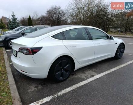 Білий Тесла Модель 3, об'ємом двигуна 0 л та пробігом 112 тис. км за 18500 $, фото 6 на Automoto.ua