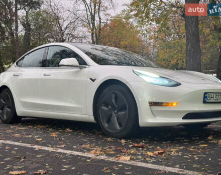 Белый Тесла Модель 3, объемом двигателя 0 л и пробегом 142 тыс. км за 19900 $, фото 3 на Automoto.ua