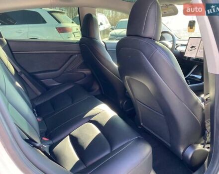 Білий Тесла Модель 3, об'ємом двигуна 0 л та пробігом 75 тис. км за 15000 $, фото 20 на Automoto.ua