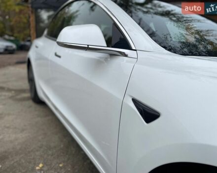 Белый Тесла Модель 3, объемом двигателя 0 л и пробегом 101 тыс. км за 14900 $, фото 15 на Automoto.ua