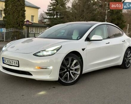 Білий Тесла Модель 3, об'ємом двигуна 0 л та пробігом 35 тис. км за 21999 $, фото 2 на Automoto.ua