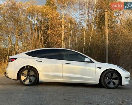Білий Тесла Модель 3, об'ємом двигуна 0 л та пробігом 88 тис. км за 20950 $, фото 8 на Automoto.ua