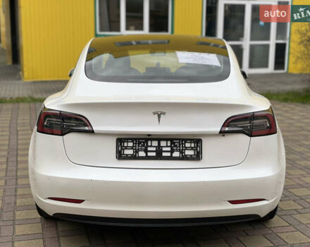 Белый Тесла Модель 3, объемом двигателя 0 л и пробегом 34 тыс. км за 18000 $, фото 36 на Automoto.ua