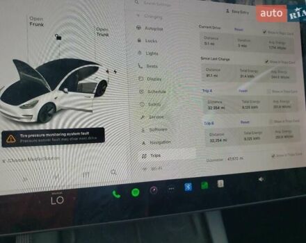 Білий Тесла Модель 3, об'ємом двигуна 0 л та пробігом 76 тис. км за 7700 $, фото 8 на Automoto.ua