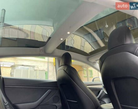 Белый Тесла Модель 3, объемом двигателя 0 л и пробегом 34 тыс. км за 18000 $, фото 63 на Automoto.ua