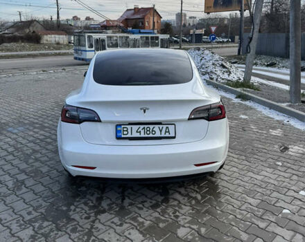 Білий Тесла Модель 3, об'ємом двигуна 0 л та пробігом 97 тис. км за 18500 $, фото 3 на Automoto.ua