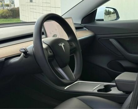 Білий Тесла Модель 3, об'ємом двигуна 0 л та пробігом 68 тис. км за 12300 $, фото 5 на Automoto.ua