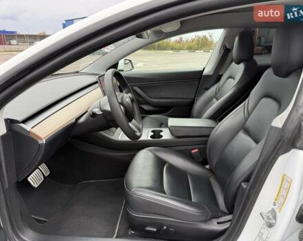 Білий Тесла Модель 3, об'ємом двигуна 0 л та пробігом 129 тис. км за 23500 $, фото 22 на Automoto.ua