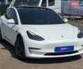 Білий Тесла Модель 3, об'ємом двигуна 0 л та пробігом 63 тис. км за 22900 $, фото 2 на Automoto.ua