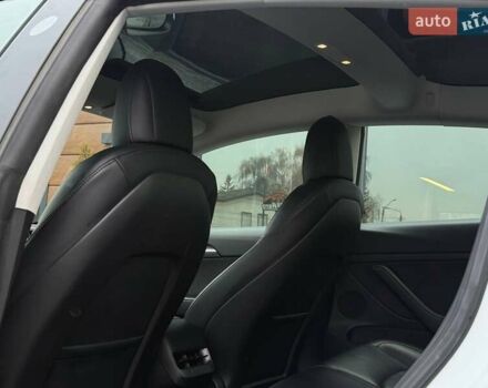 Білий Тесла Модель 3, об'ємом двигуна 0 л та пробігом 185 тис. км за 13900 $, фото 40 на Automoto.ua