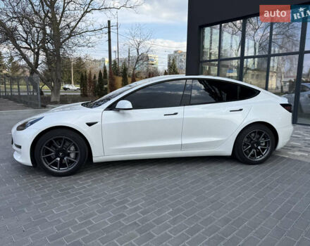 Белый Тесла Модель 3, объемом двигателя 0 л и пробегом 37 тыс. км за 19999 $, фото 18 на Automoto.ua
