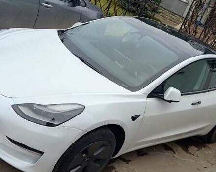 Білий Тесла Модель 3, об'ємом двигуна 0 л та пробігом 59 тис. км за 17500 $, фото 2 на Automoto.ua