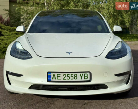 Белый Тесла Модель 3, объемом двигателя 0 л и пробегом 67 тыс. км за 22000 $, фото 3 на Automoto.ua