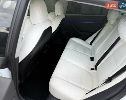 Белый Тесла Модель 3, объемом двигателя 0 л и пробегом 75 тыс. км за 25600 $, фото 19 на Automoto.ua