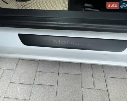 Білий Тесла Модель 3, об'ємом двигуна 0 л та пробігом 78 тис. км за 18000 $, фото 10 на Automoto.ua